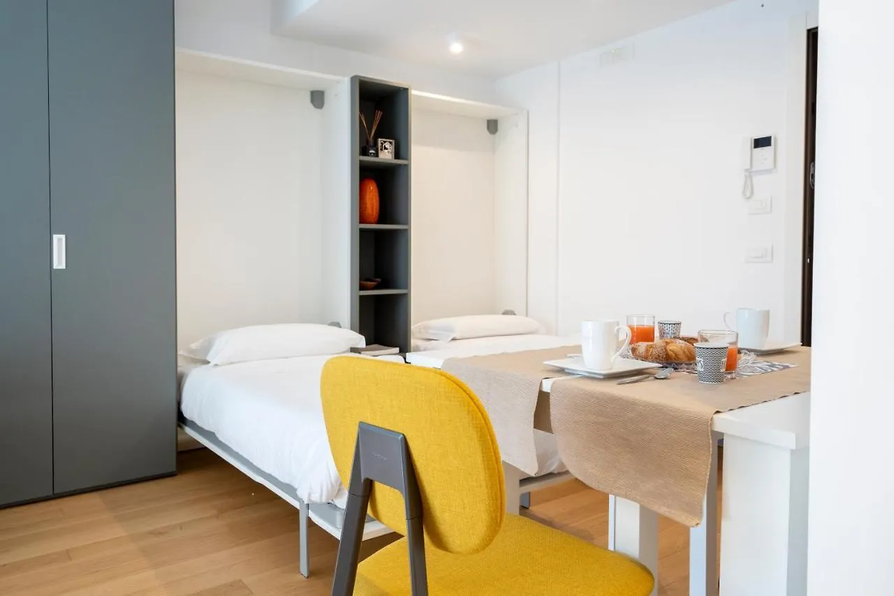 Twelve12 - Universita & Stazione Aparment 巴里