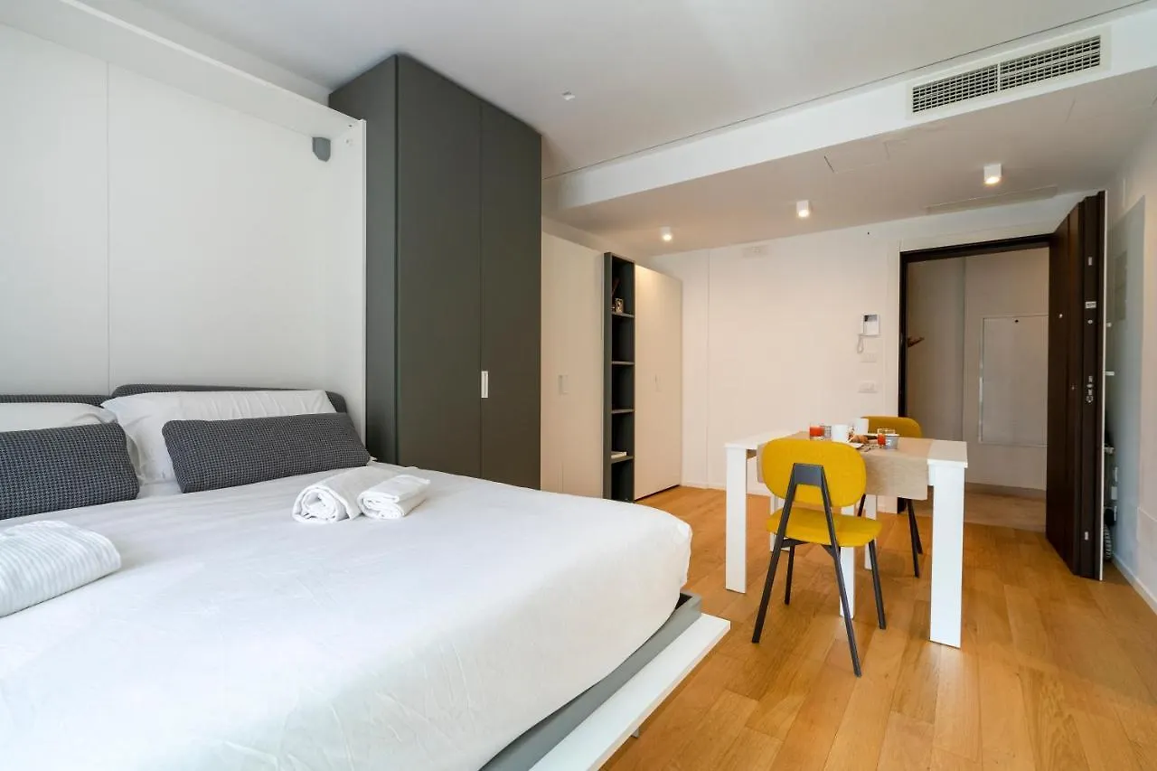 Twelve12 - Universita & Stazione Aparment 巴里