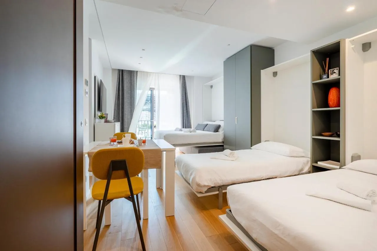 Twelve12 - Universita & Stazione Aparment 巴里 0*,  意大利